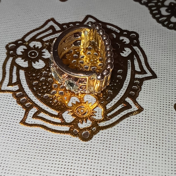 Ring - Picture 2 of 3